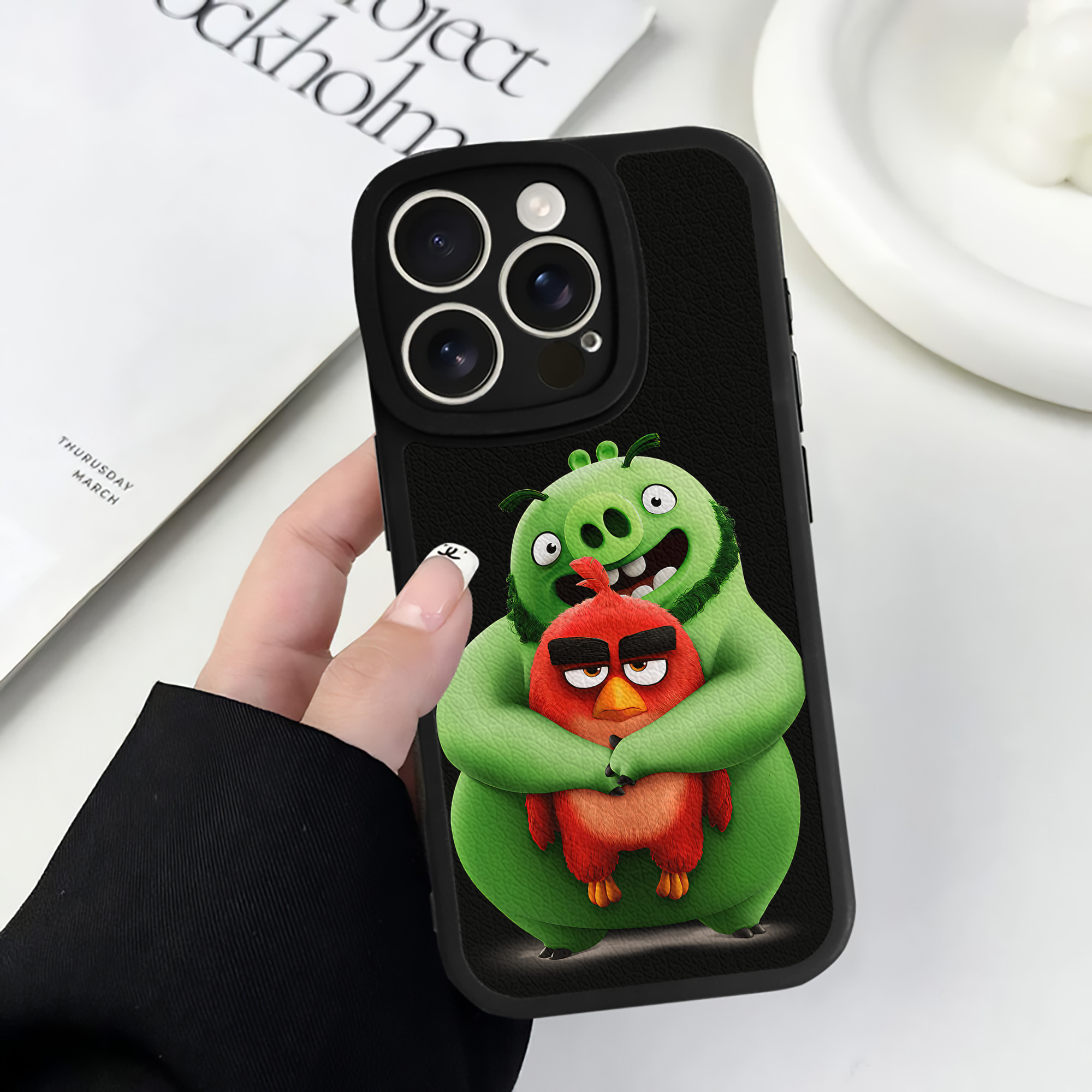 （画像用） Angry Birds アングリーバード 【iPhone 16シリーズ対応】シリコンスマホケース（レザー調） 材質：シリコン
